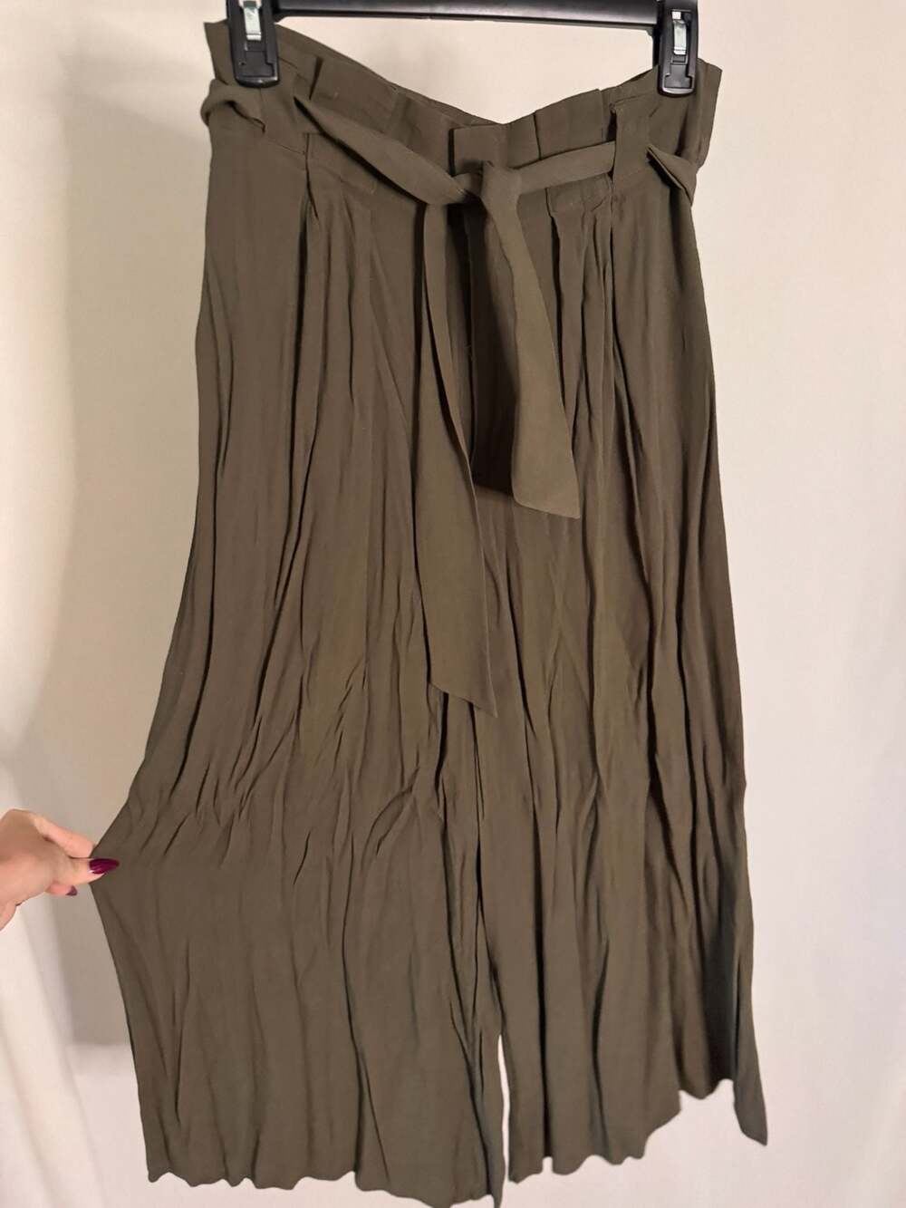 Leith Olive Green Wide Leg Tie Waist Pleated Pants Size M